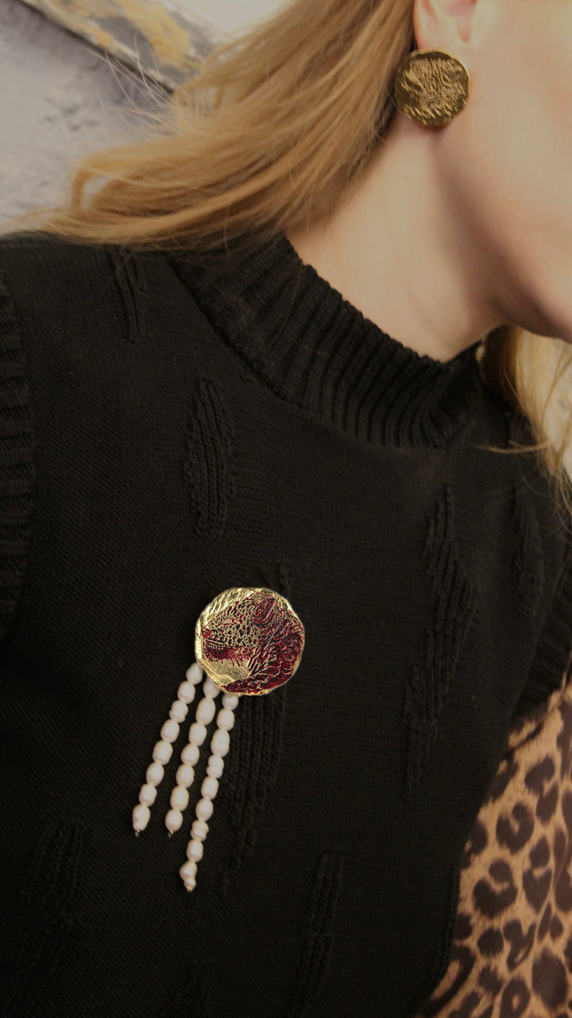 Wine Roar Broche