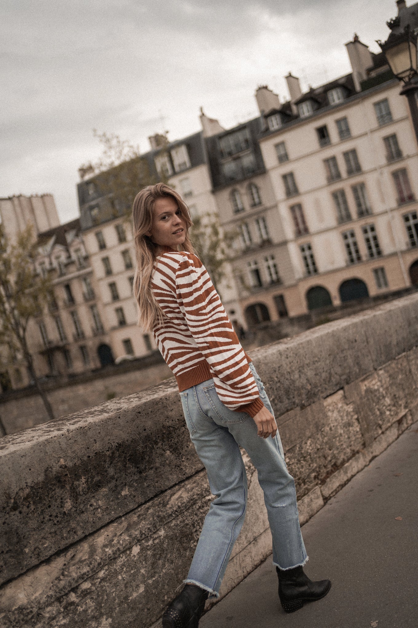 FEARLESS SWEATER