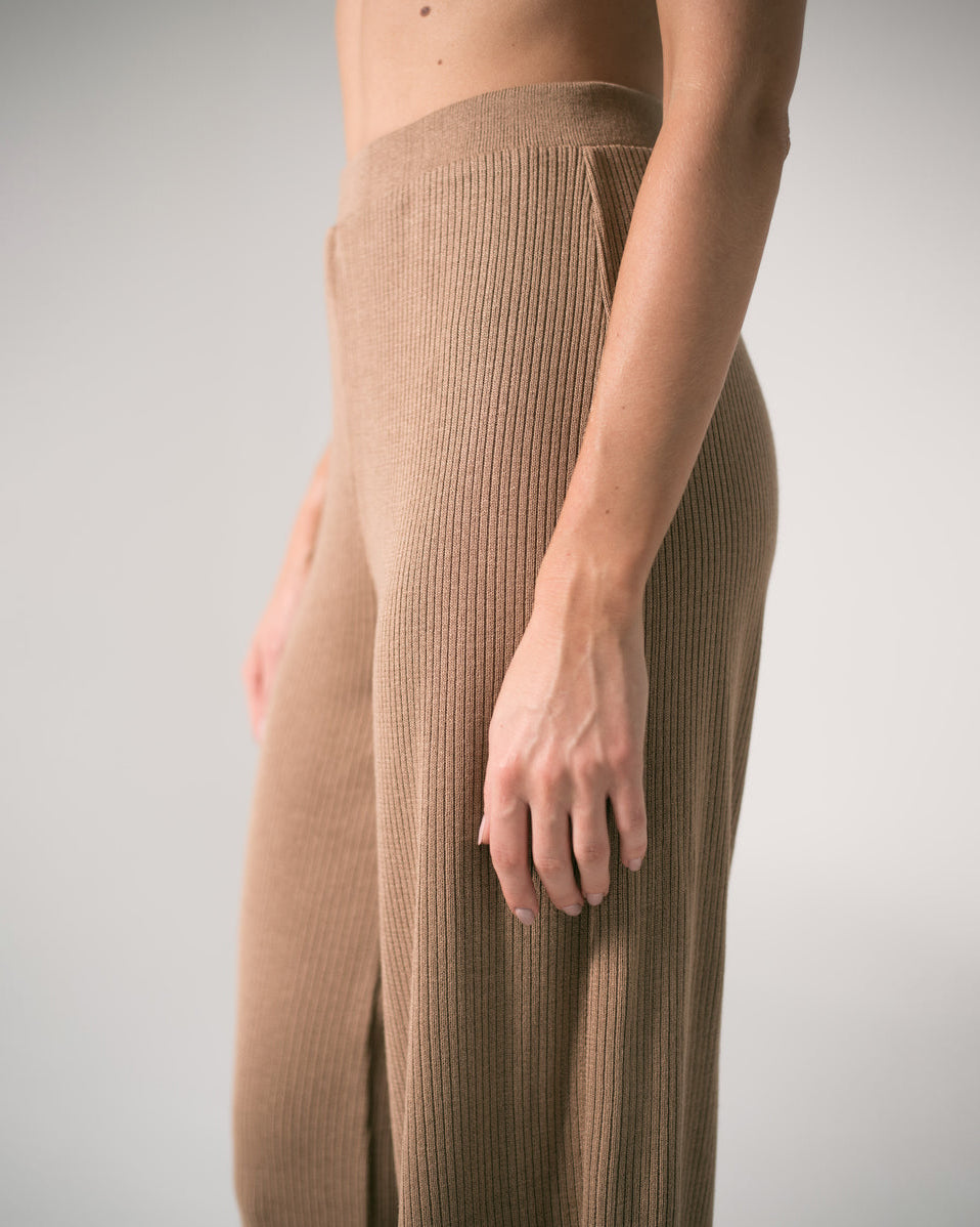 CAMEL KNITTED PANTS